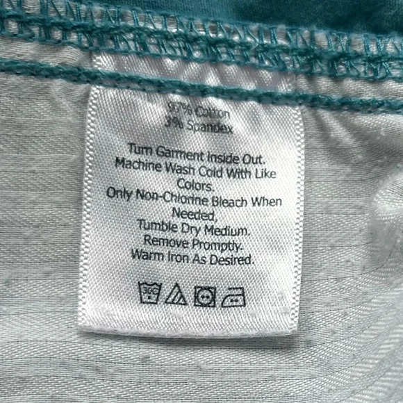 Eddie Bauer Women’s Heritage Wash Chino Shorts - Size 10 - EUC - Cotton Blend - Picture 4 of 9